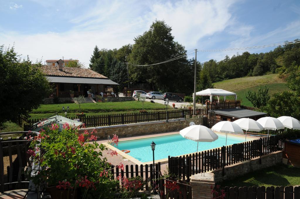 Agriturismo Ponte Di Riocchio Губбио Номер фото