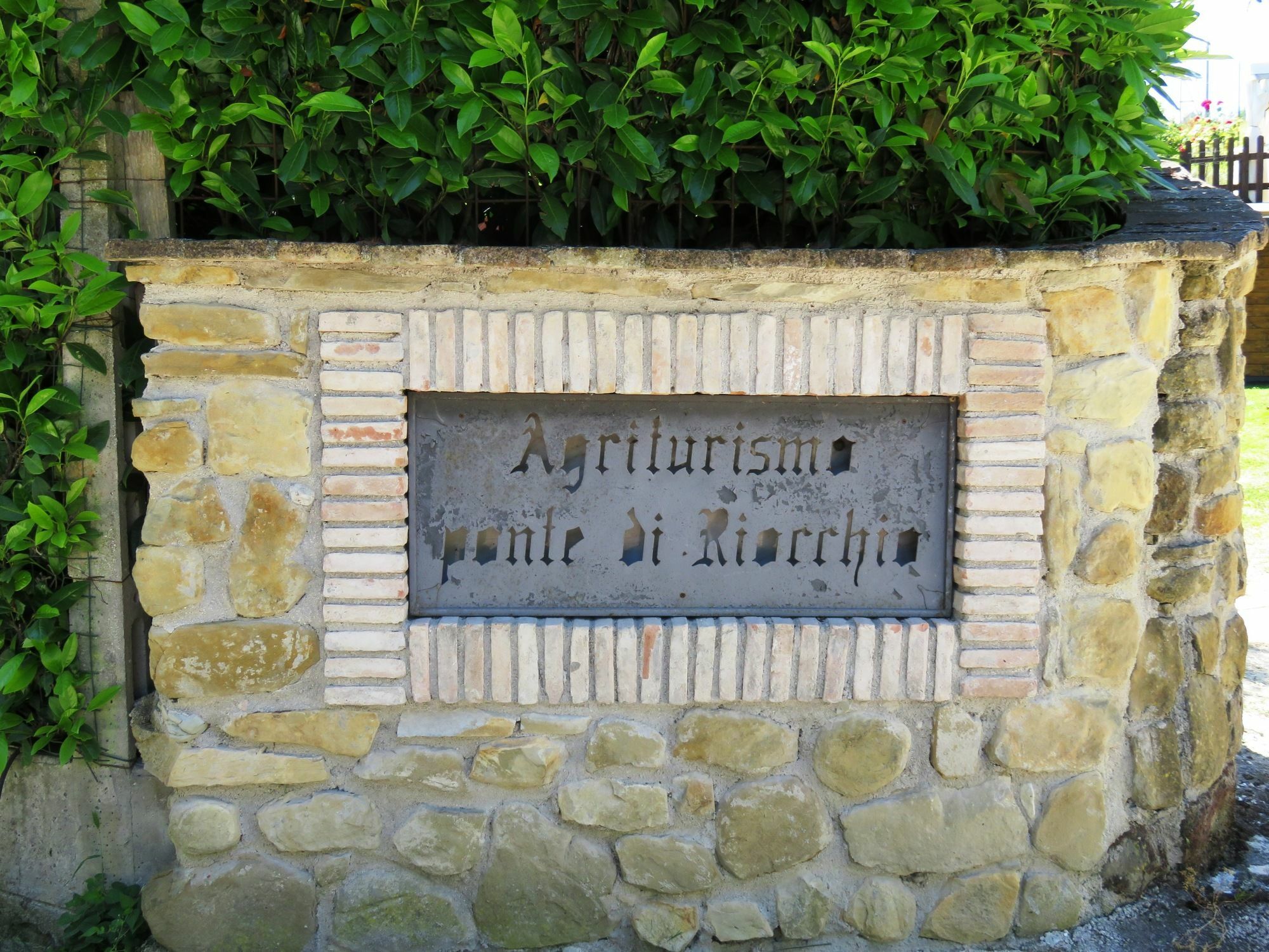 Agriturismo Ponte Di Riocchio Губбио Экстерьер фото