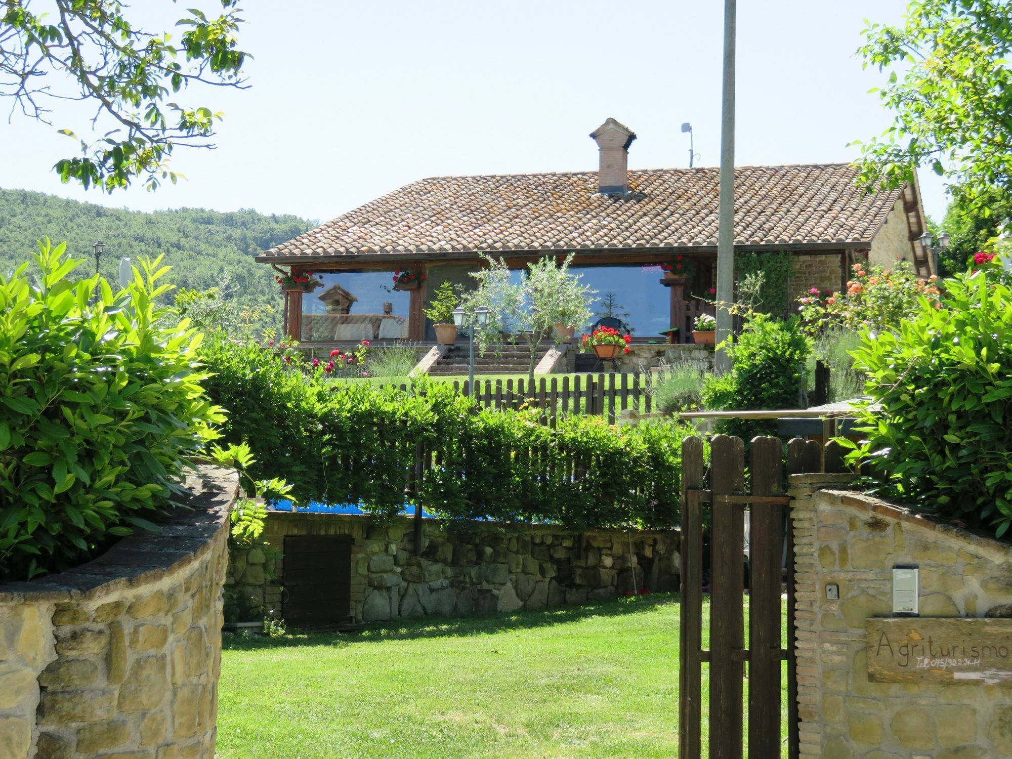 Agriturismo Ponte Di Riocchio Губбио Экстерьер фото